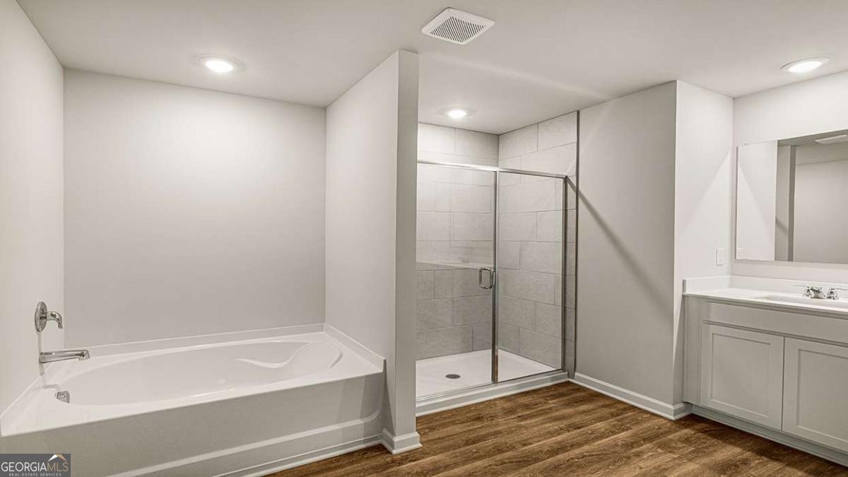 220 Sound Circle Property Photo 17