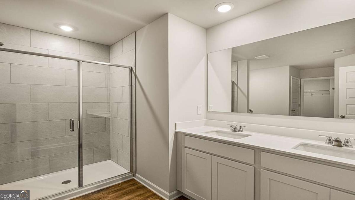 220 Sound Circle Property Photo 18