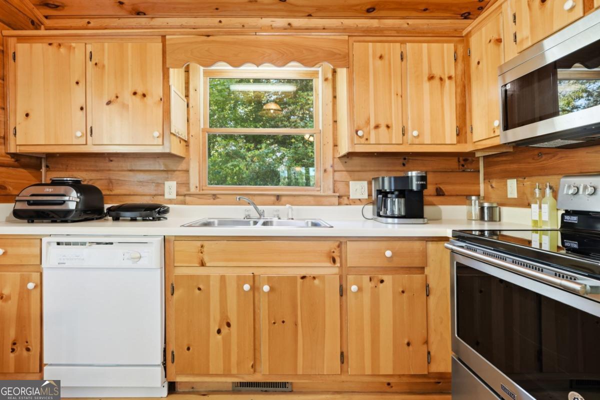 156 Dupont Drive Property Photo 17