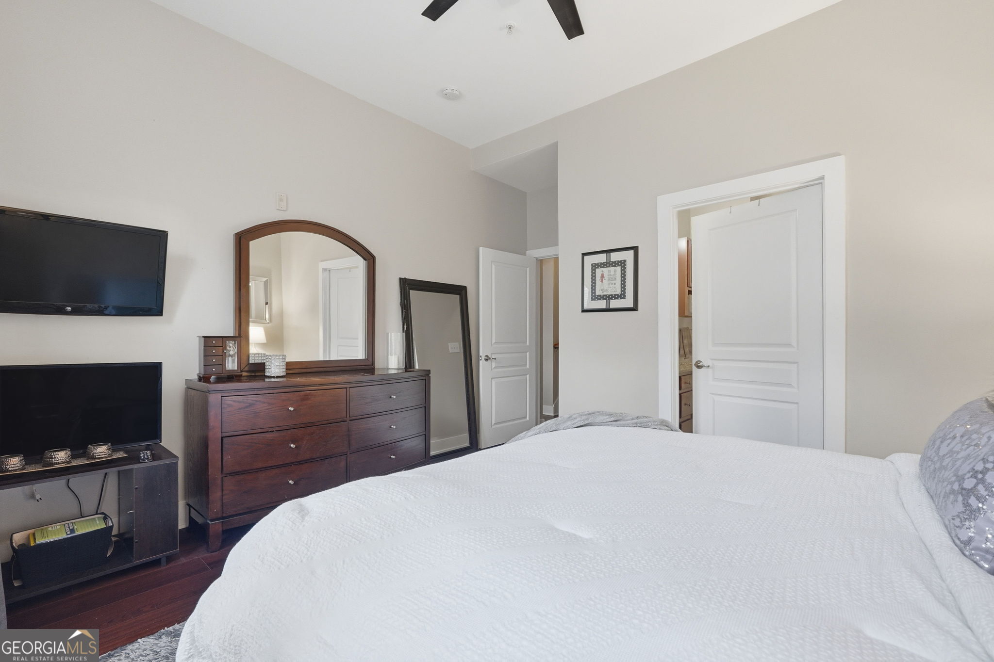 799 Hammond Drive # 402 Property Photo 16