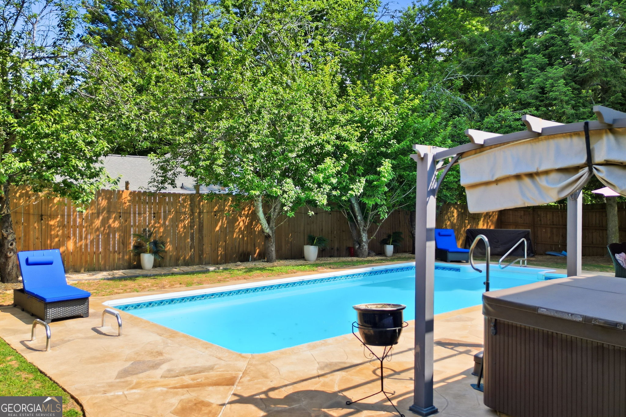 325 Ivy Mill Court Property Photo 4