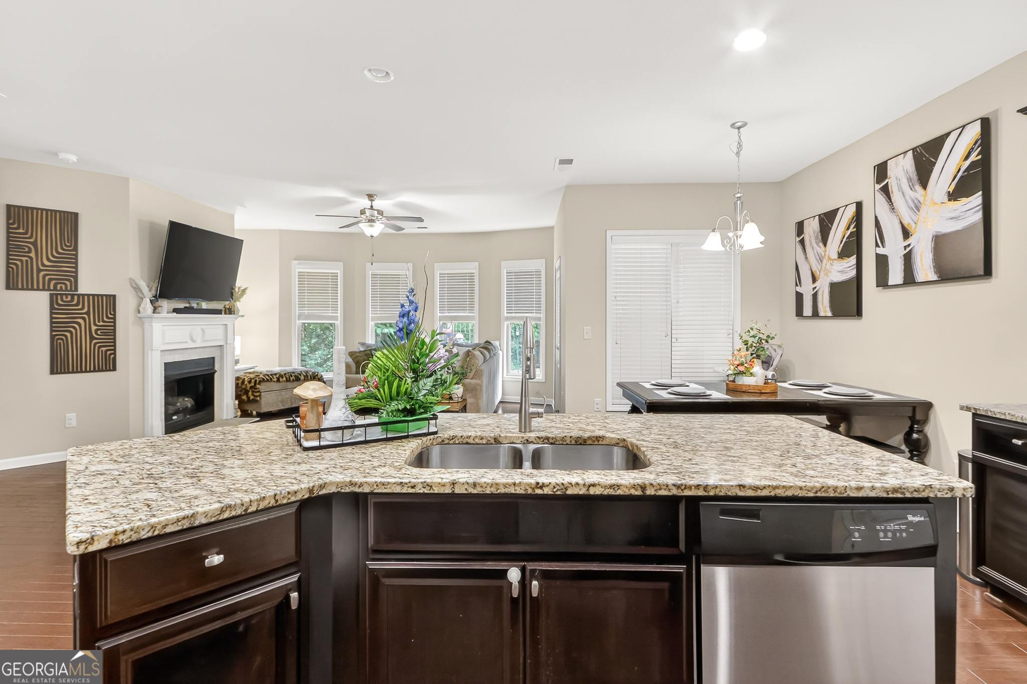 6005 Overleaf Terrace Property Photo 11