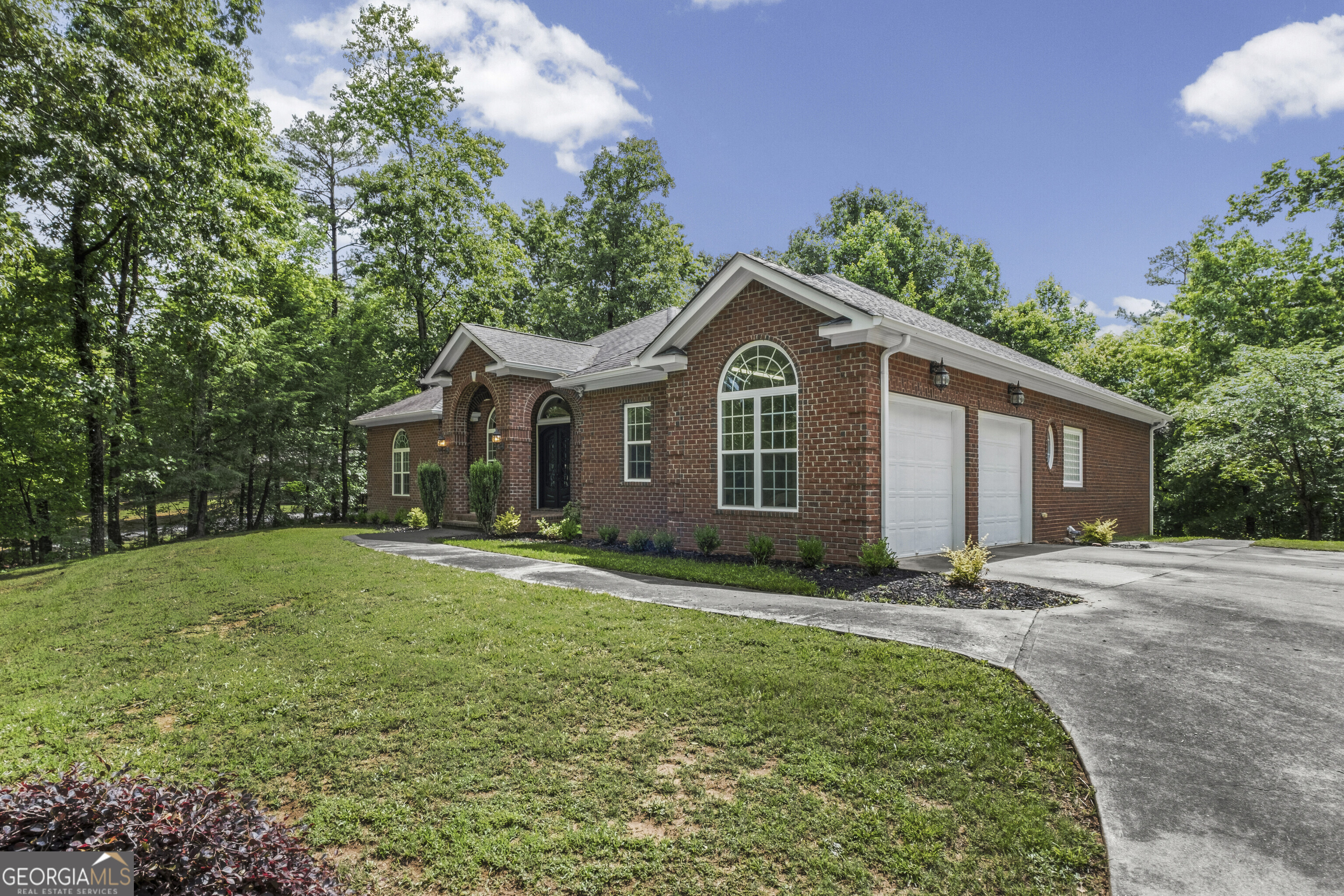 180 Cothran Road Property Photo 2