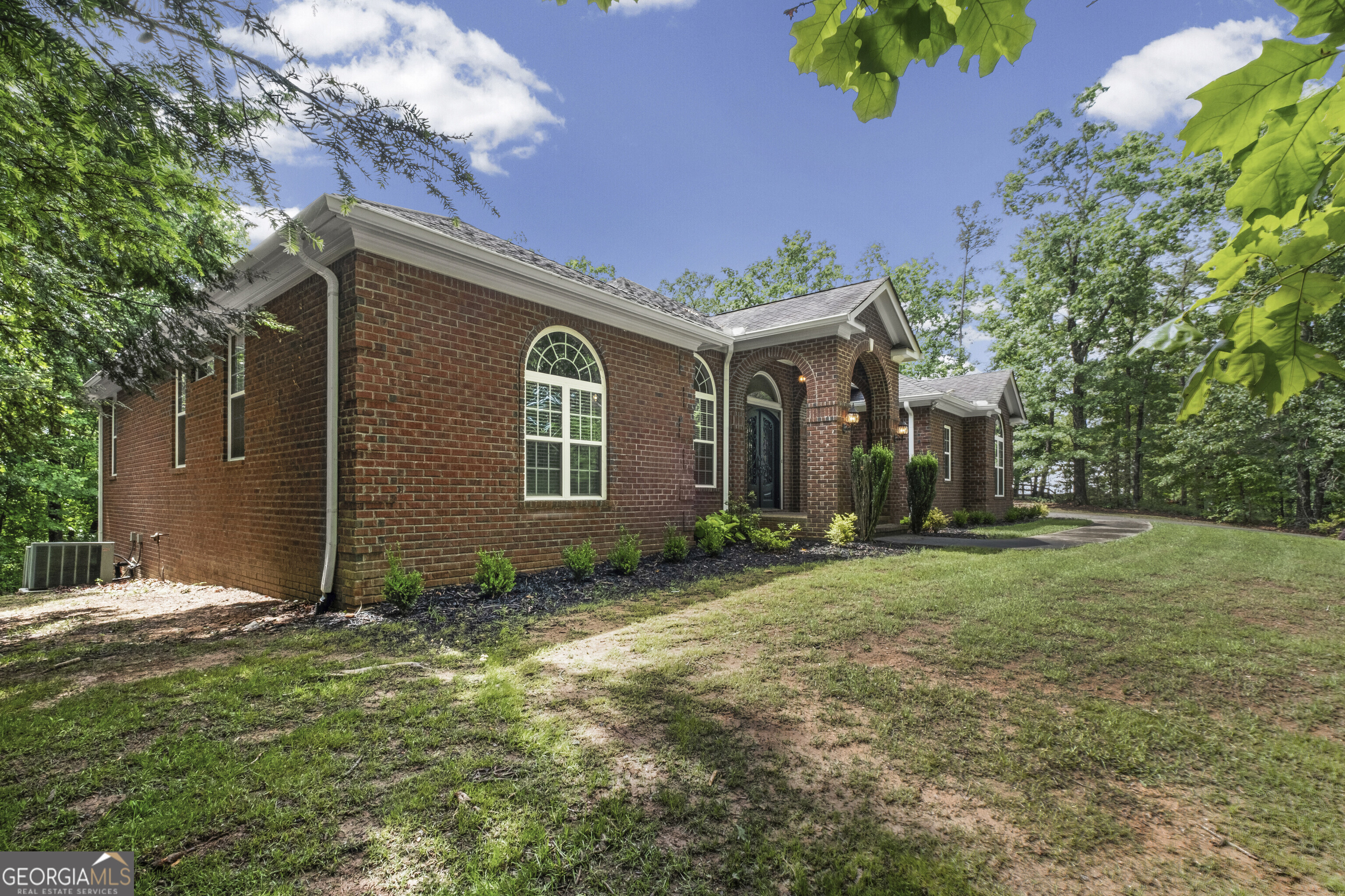 180 Cothran Road Property Photo 3