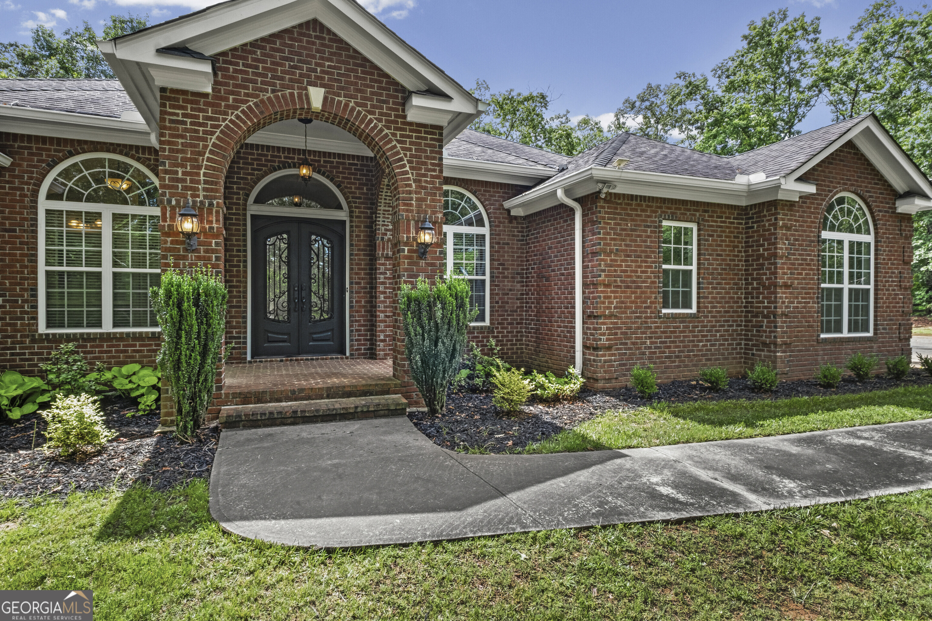 180 Cothran Road Property Photo 4