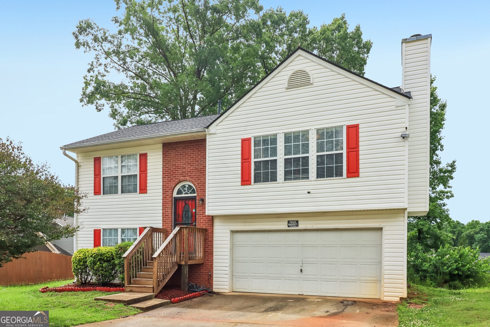 2411 Mills Bend