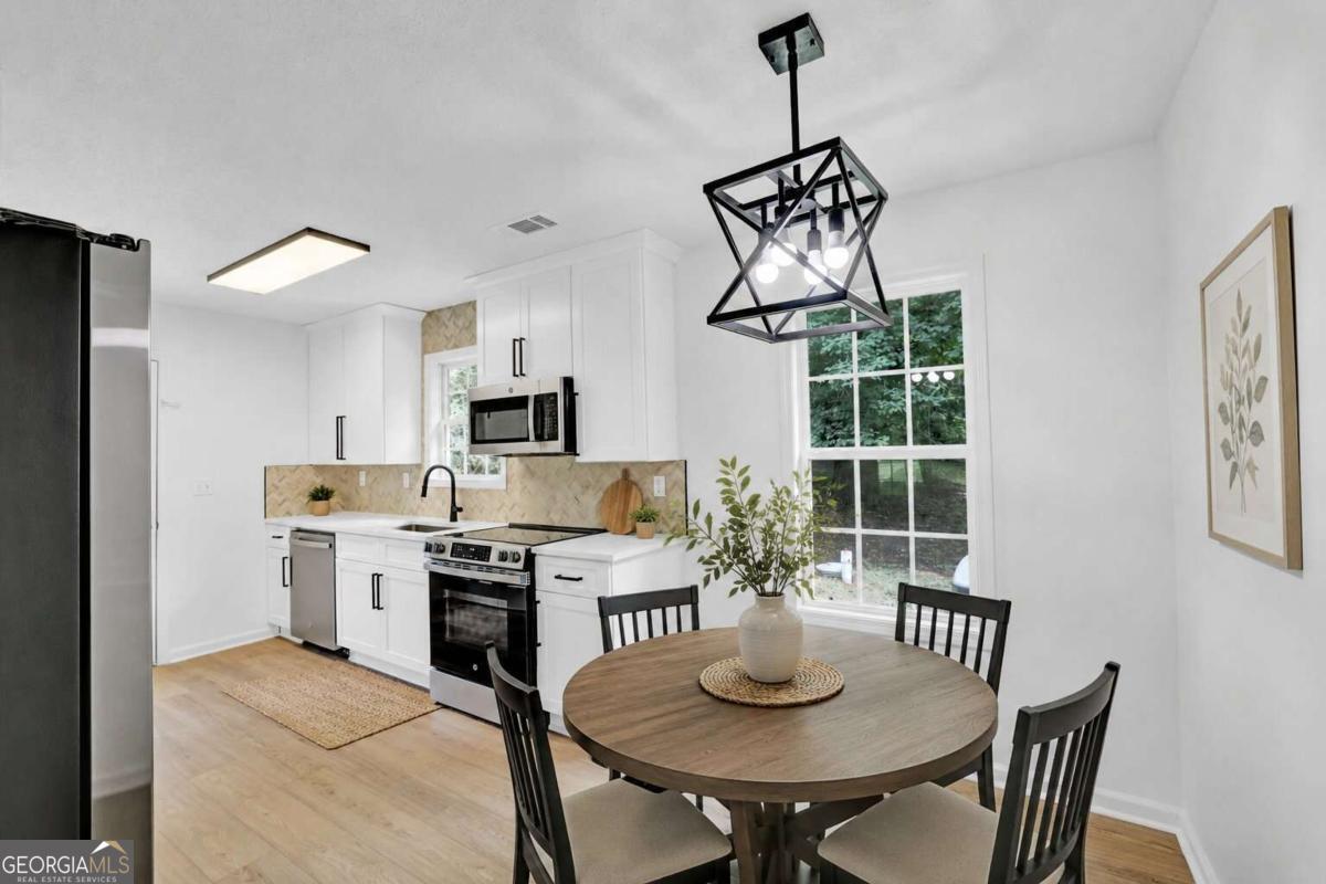 4311 Willow Springs Road Property Photo 4