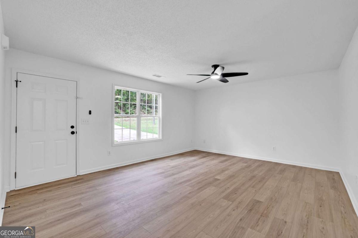 4311 Willow Springs Road Property Photo 8