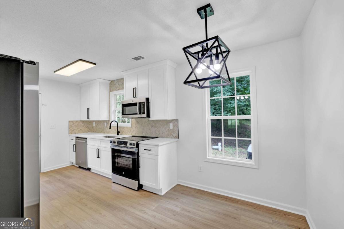 4311 Willow Springs Road Property Photo 11