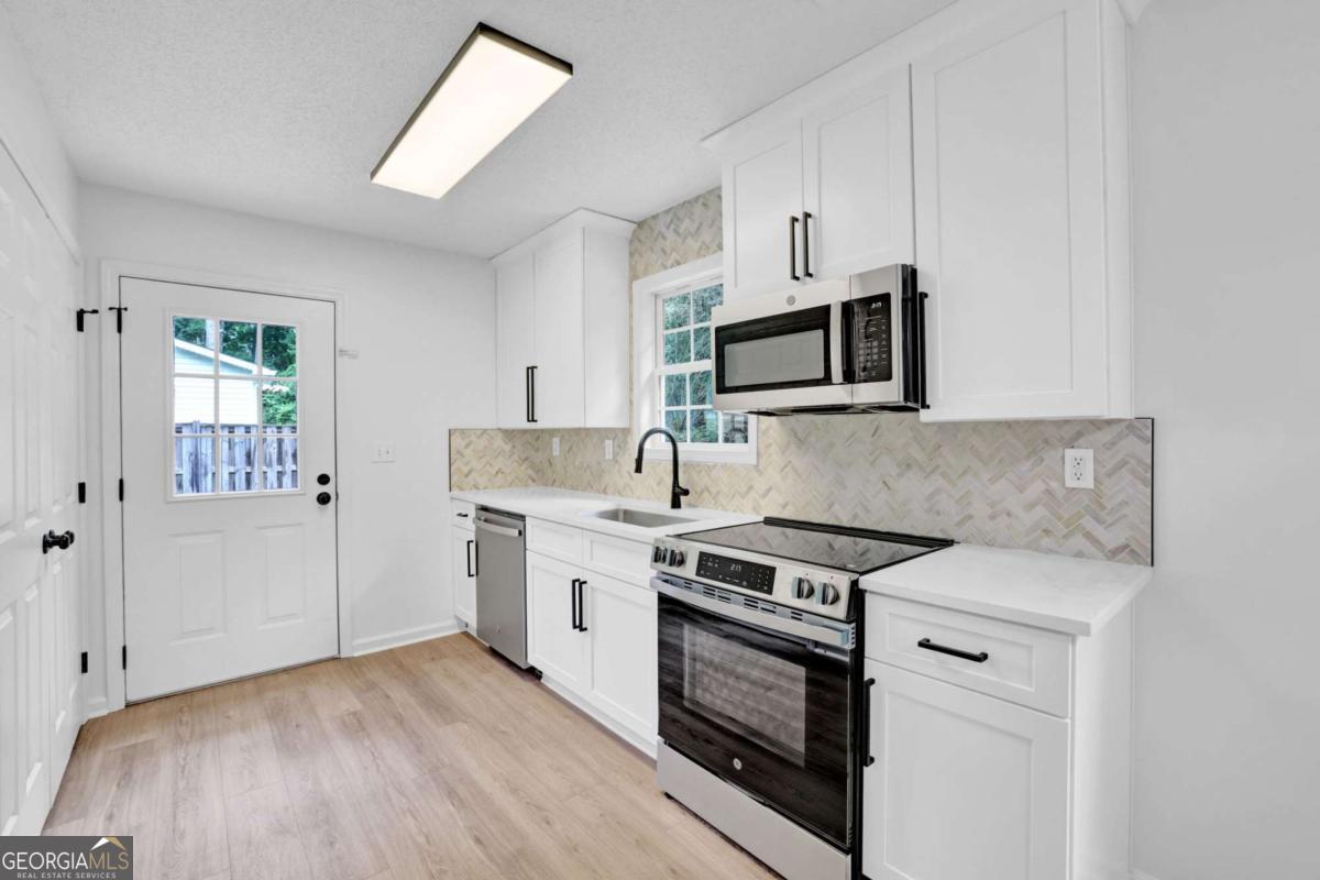 4311 Willow Springs Road Property Photo 13