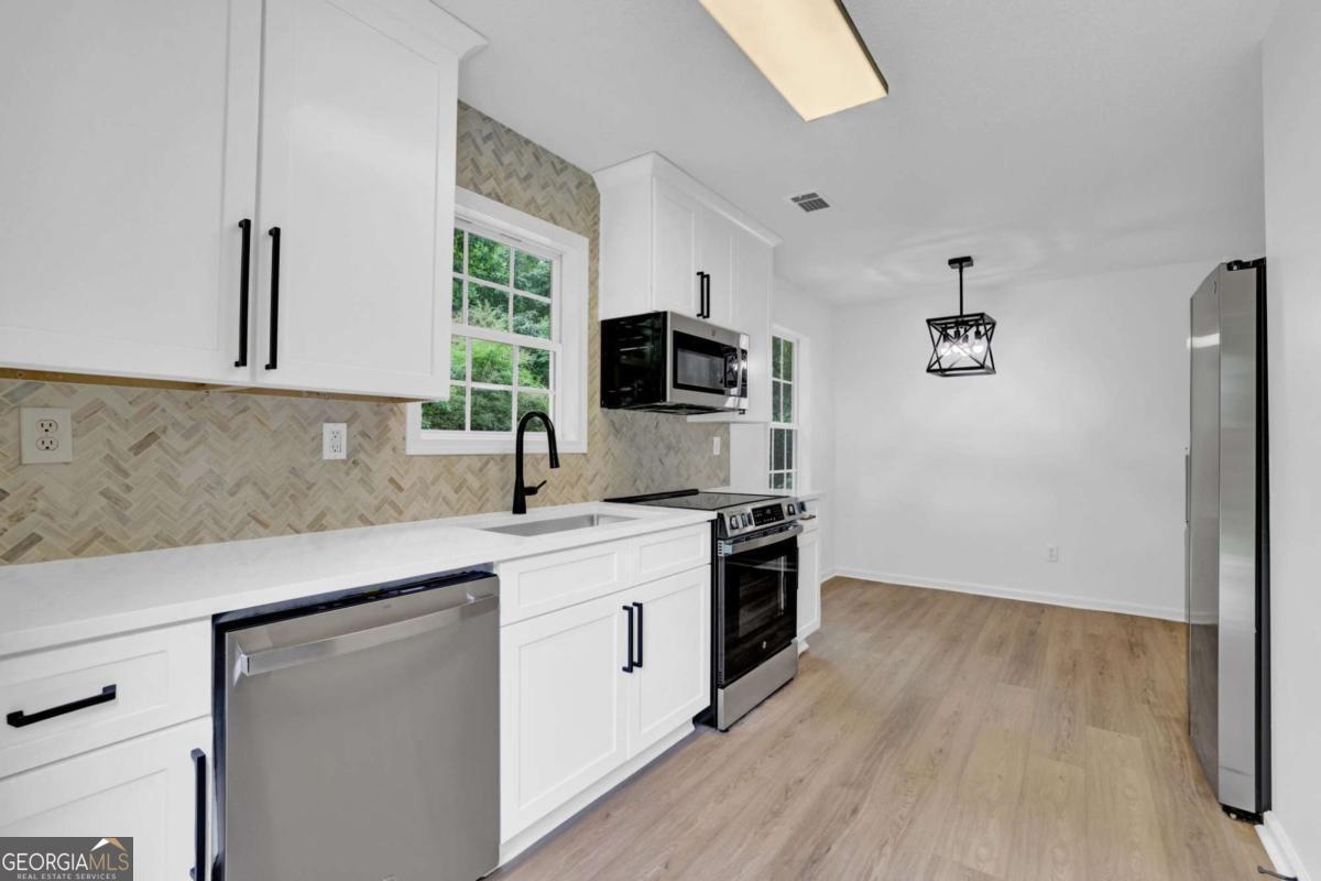 4311 Willow Springs Road Property Photo 15