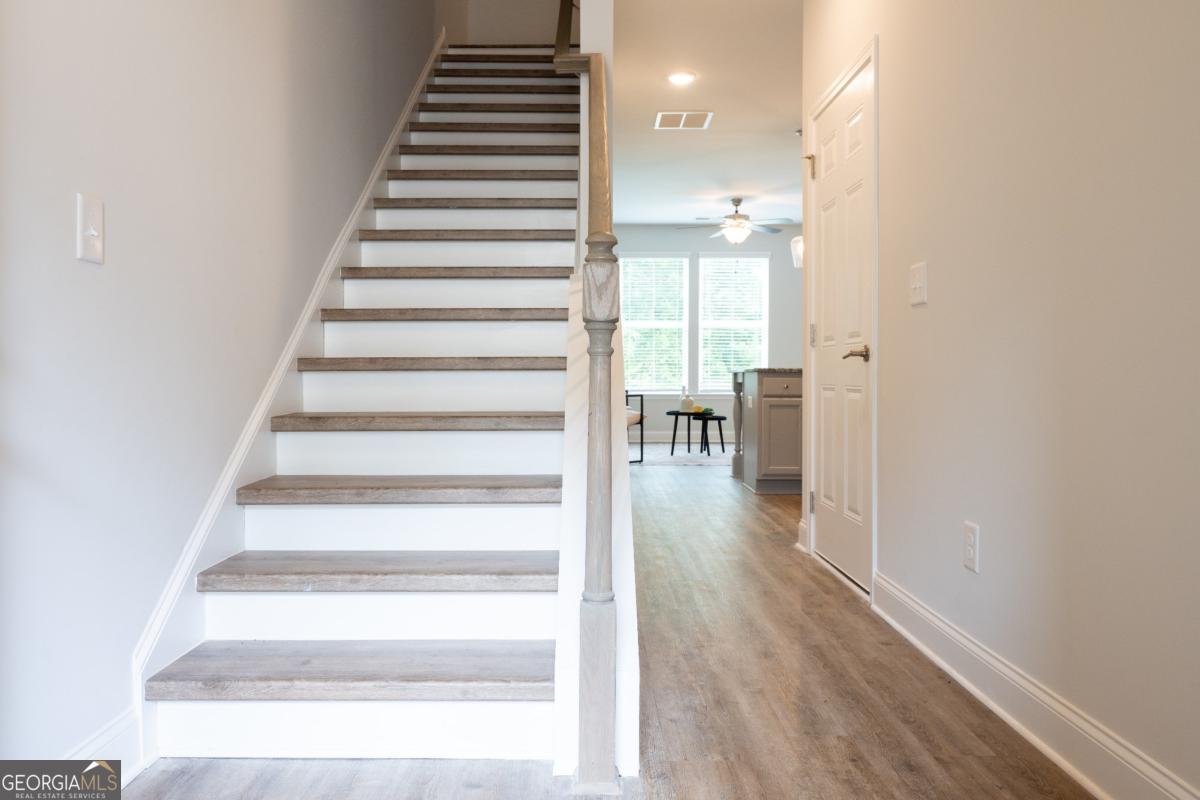 121 Greenview Court Property Photo 3
