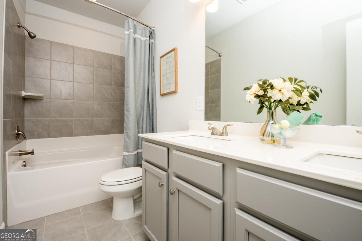 121 Greenview Court Property Photo 33