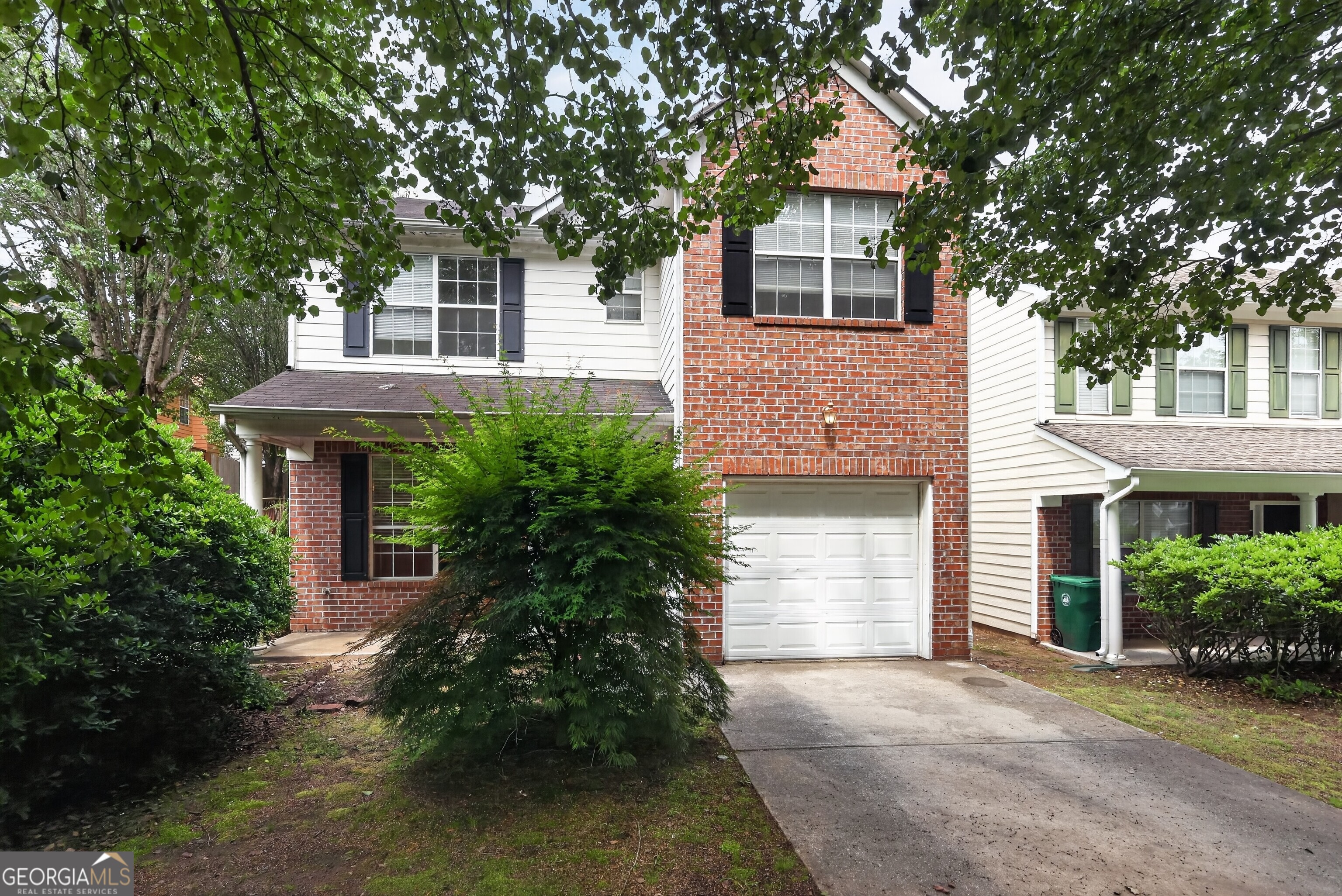 2441 Charleston Pointe Court SE Property Photo 1