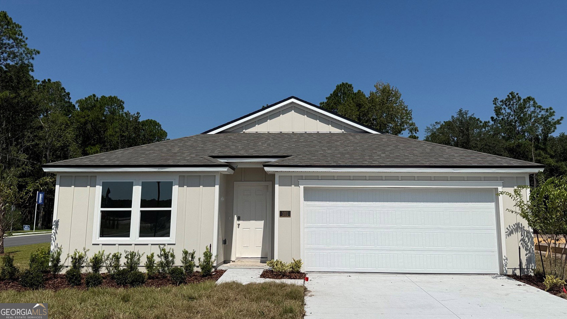 101 Red Oak Court Property Photo 1