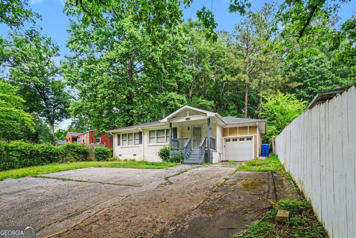 164 Fairburn Road Sw Property Photo 2