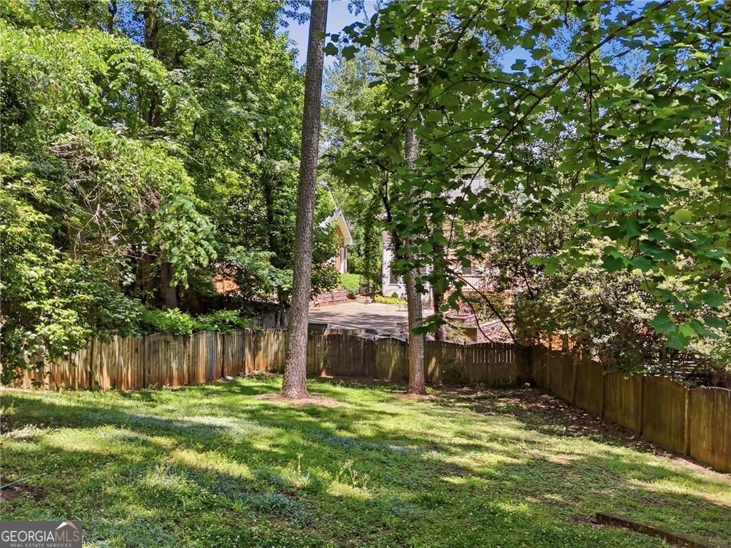 1111 N Valley Drive Property Photo 9