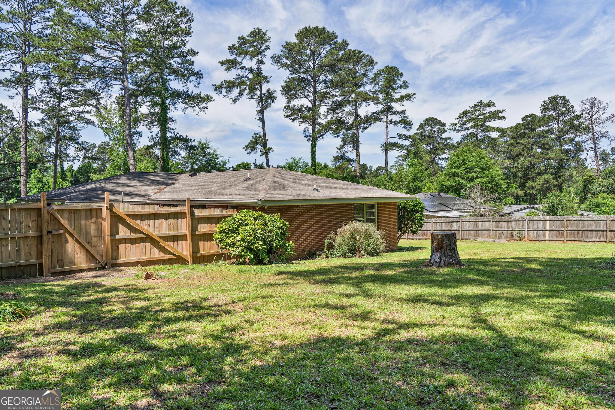 711 Winchester Circle Property Photo 3