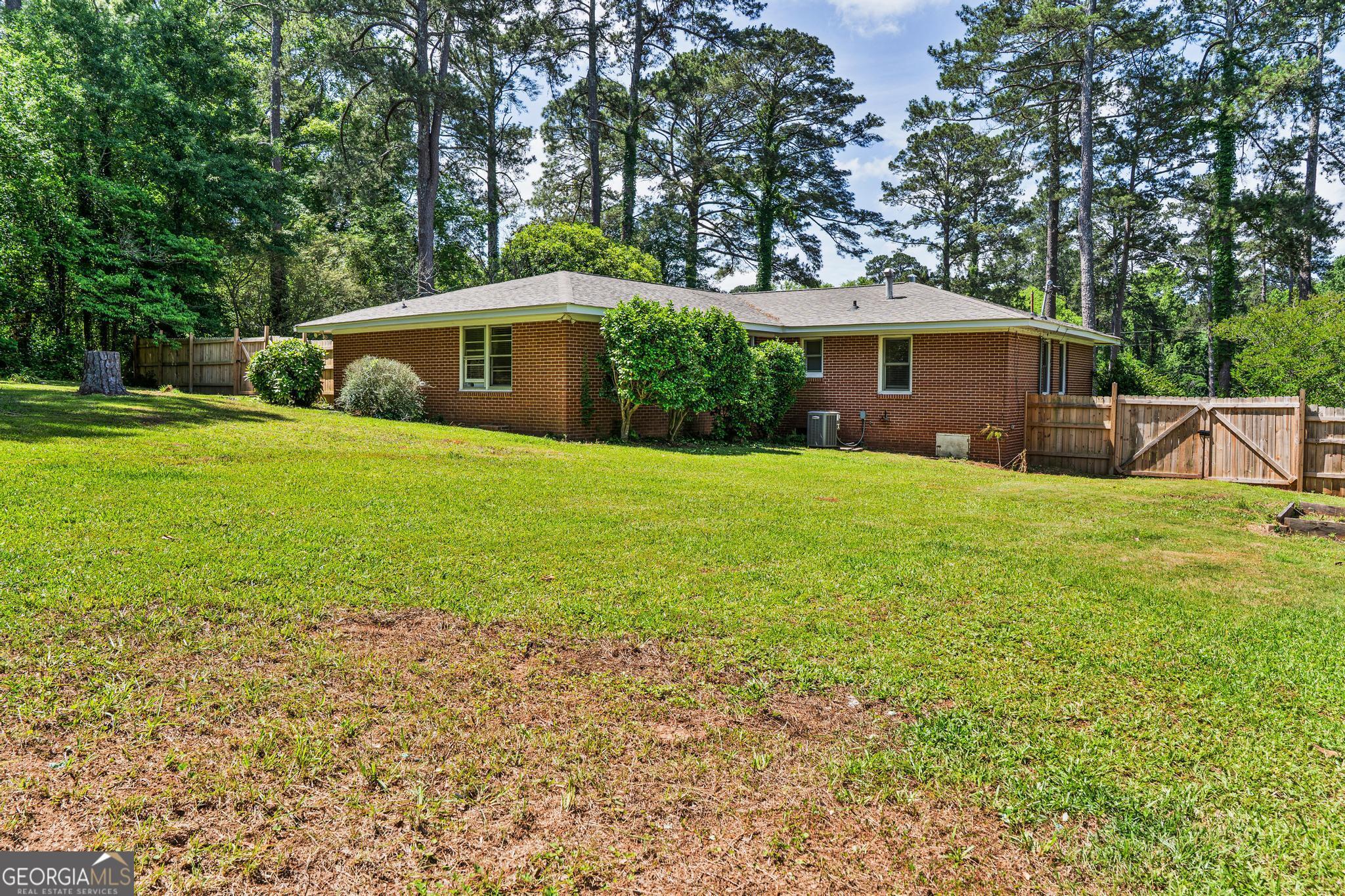 711 Winchester Circle Property Photo 5