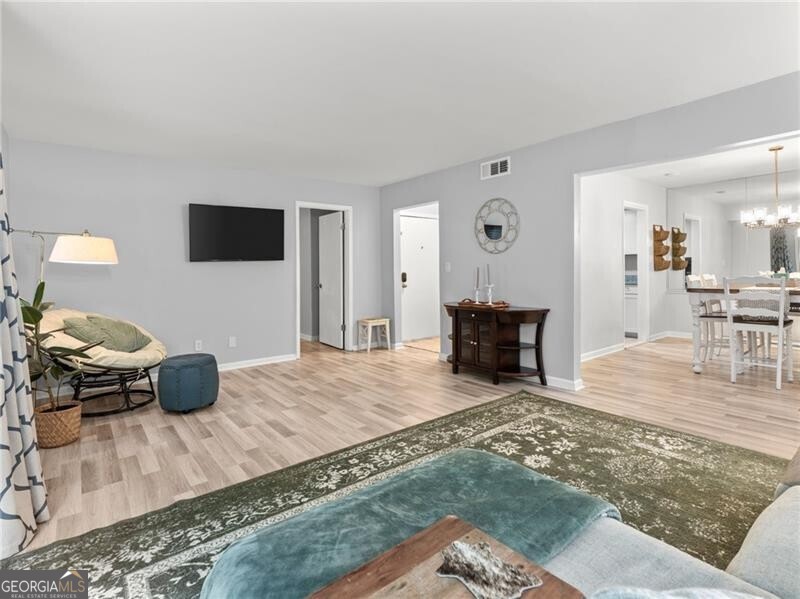 6851 Roswell Road # H26 Property Photo 3