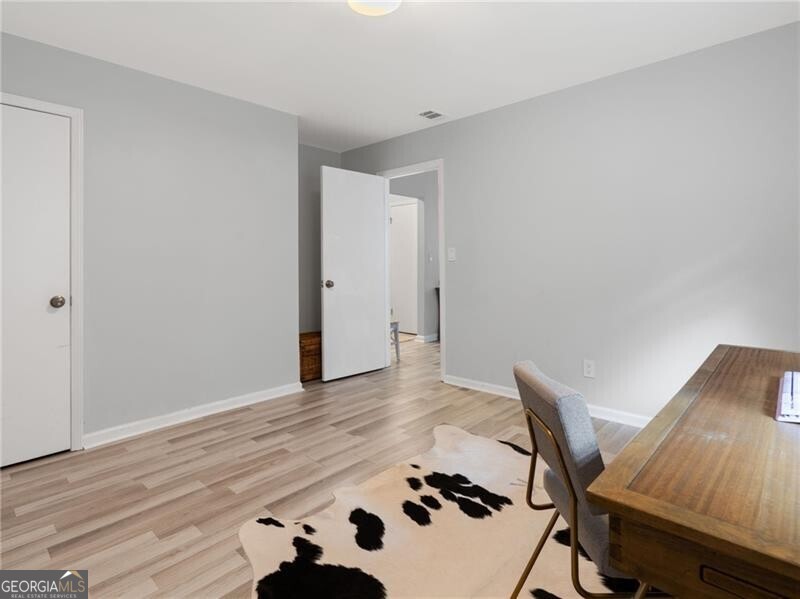 6851 Roswell Road # H26 Property Photo 28