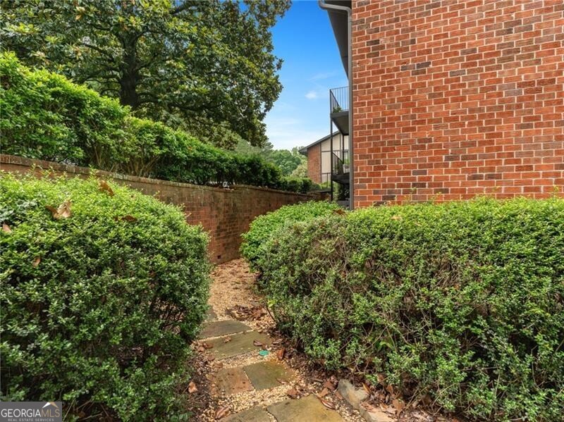 6851 Roswell Road # H26 Property Photo 34