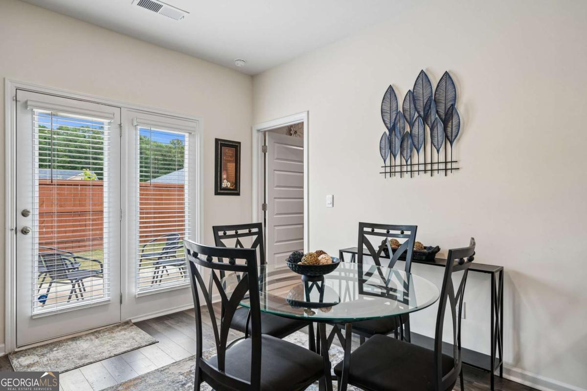 8592 Seabiscuit Road Property Photo 4
