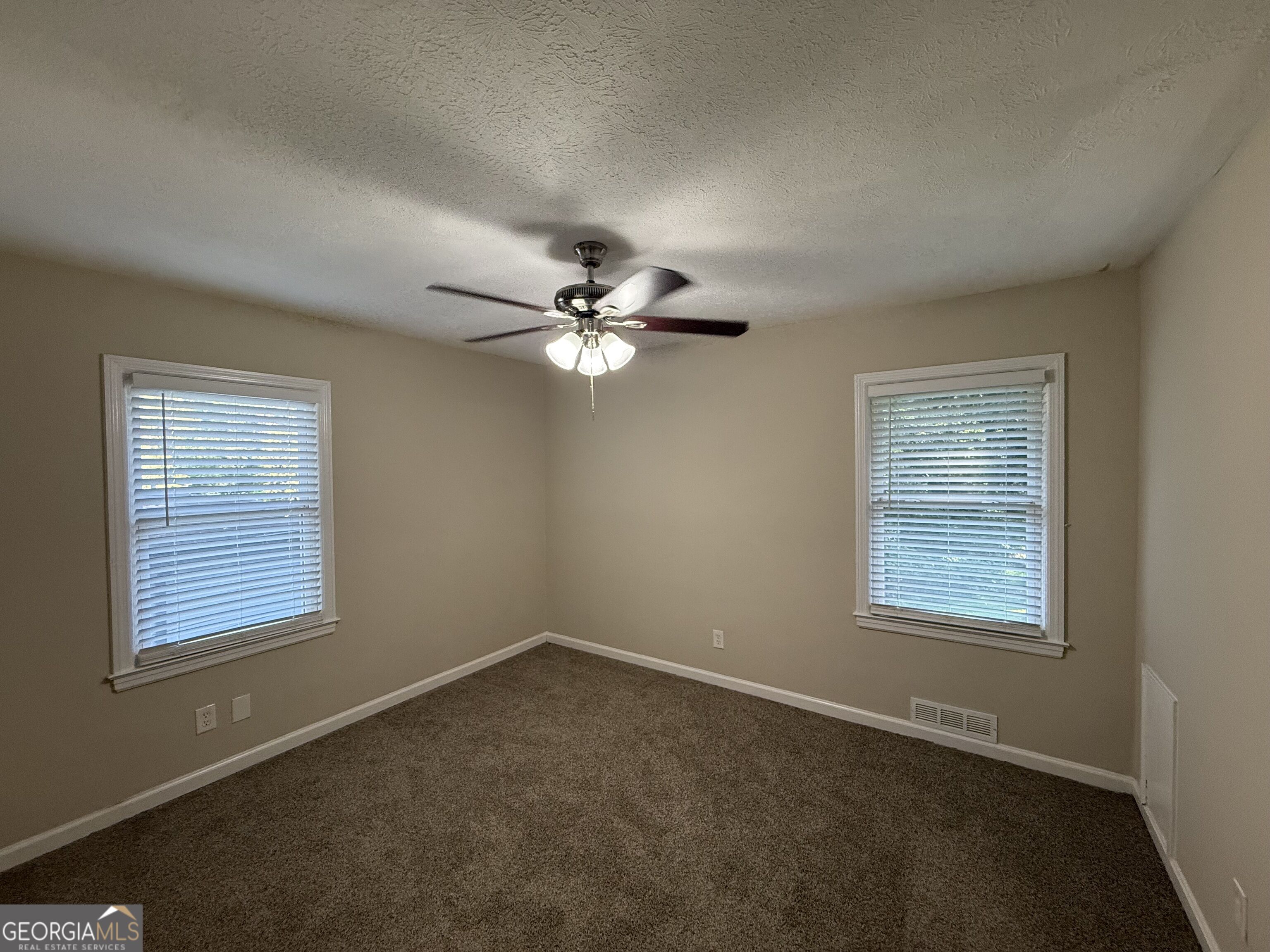 2431 Ivydale Drive Sw Property Photo 7