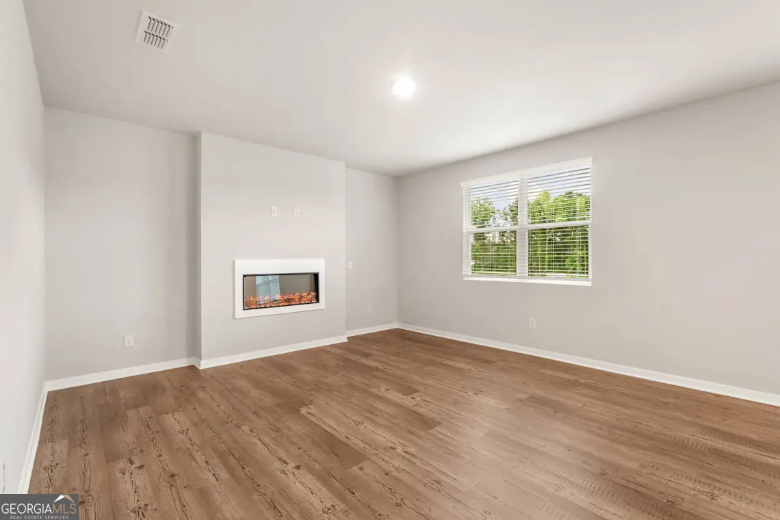 4129 Thronbud Road Property Photo 4