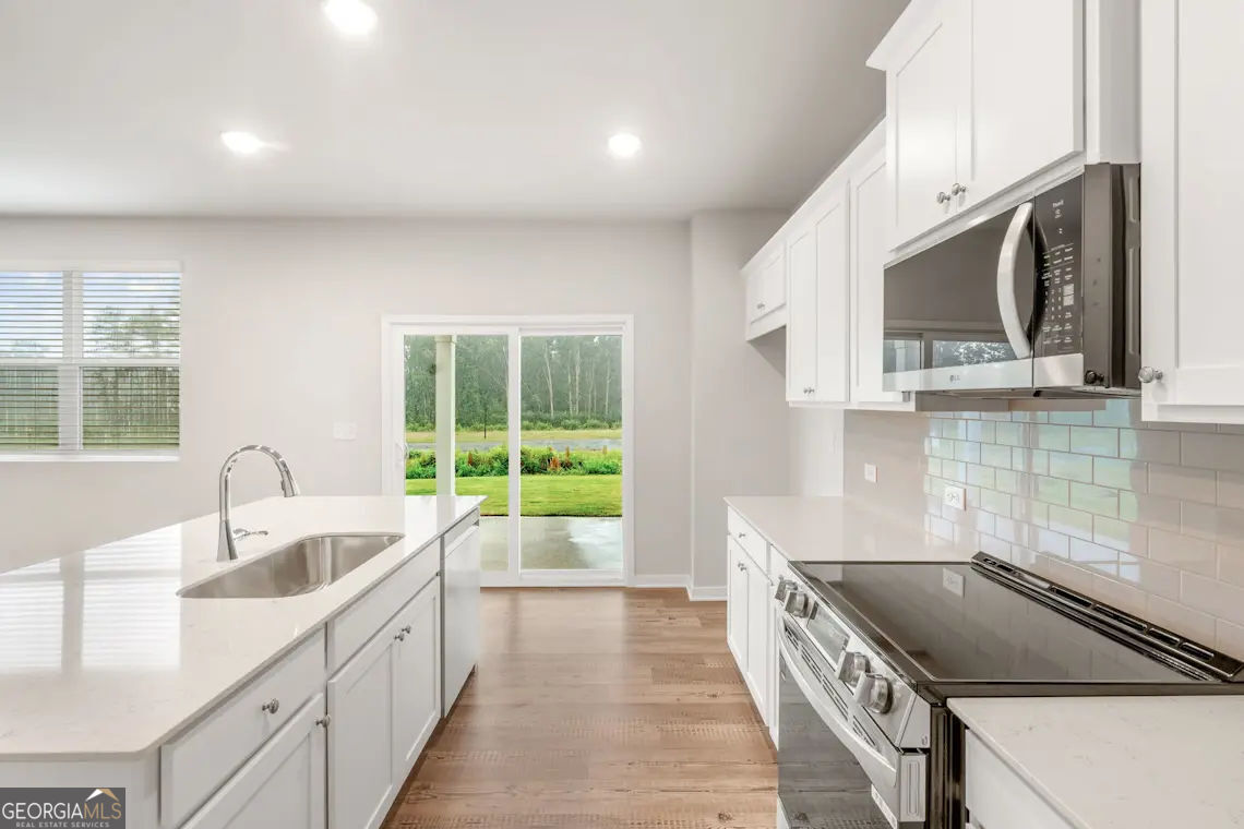 4129 Thronbud Road Property Photo 9