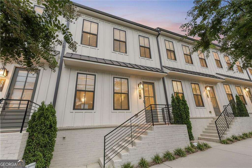 988 Viney Way Nw Property Photo 1