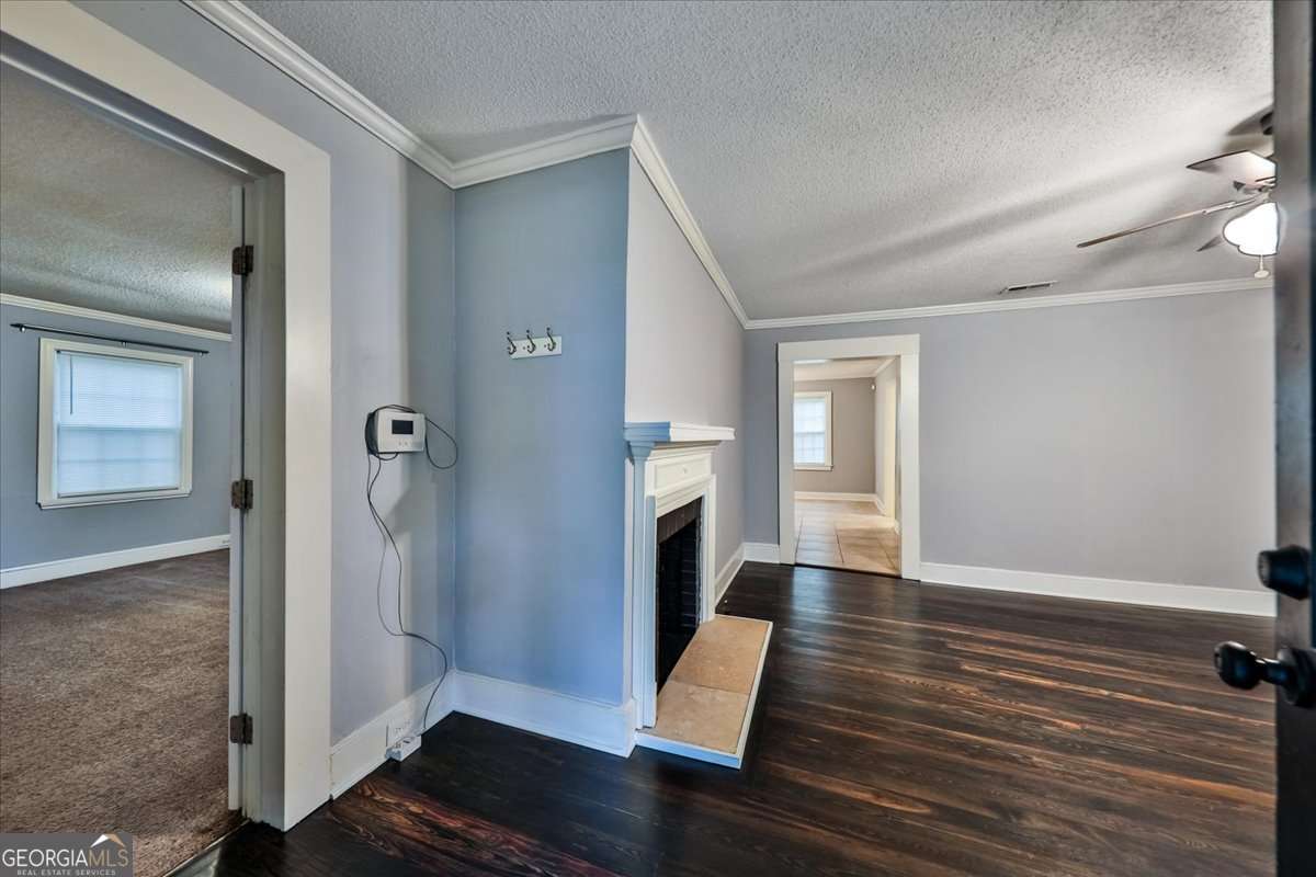 6320 Temple Street Property Photo 4