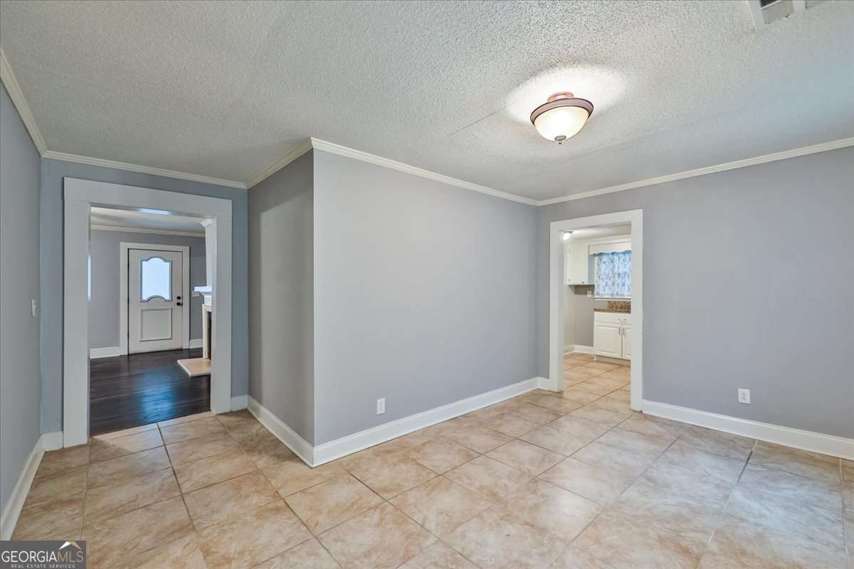 6320 Temple Street Property Photo 7