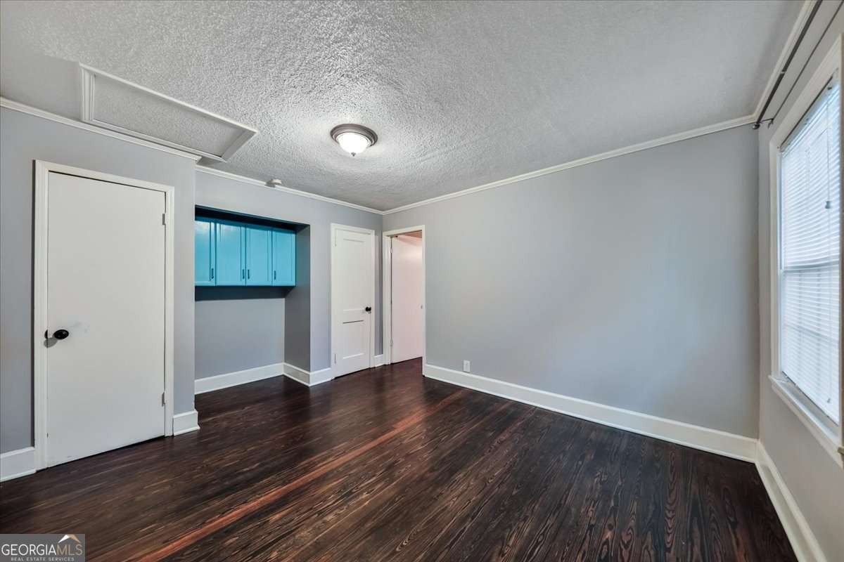 6320 Temple Street Property Photo 10