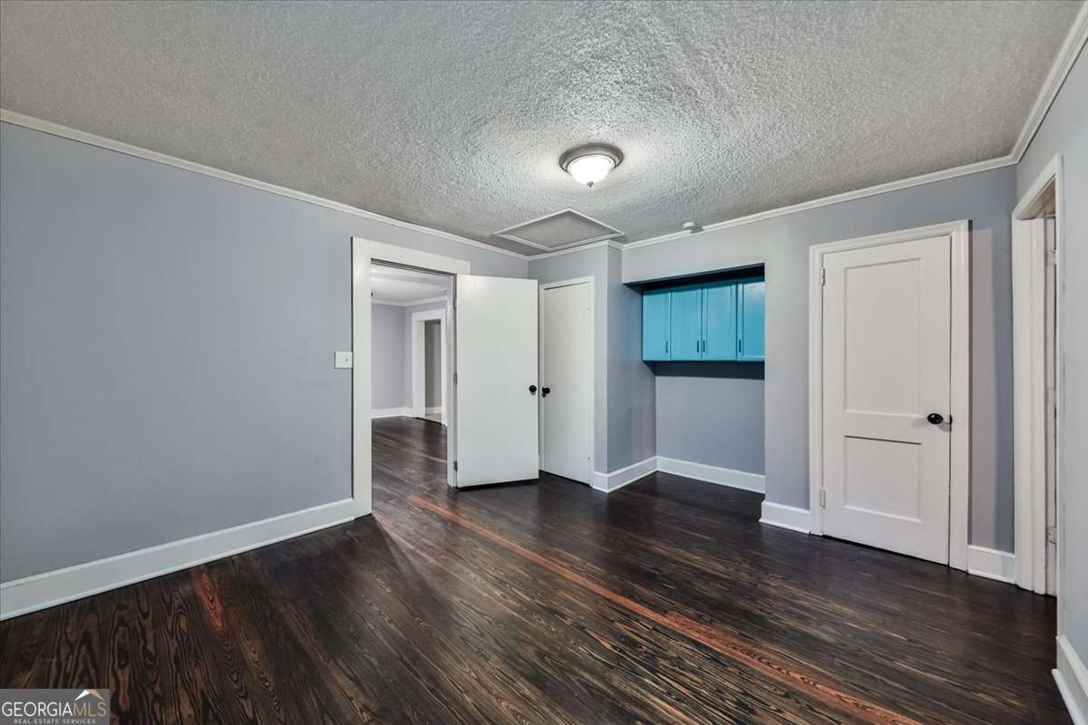 6320 Temple Street Property Photo 11