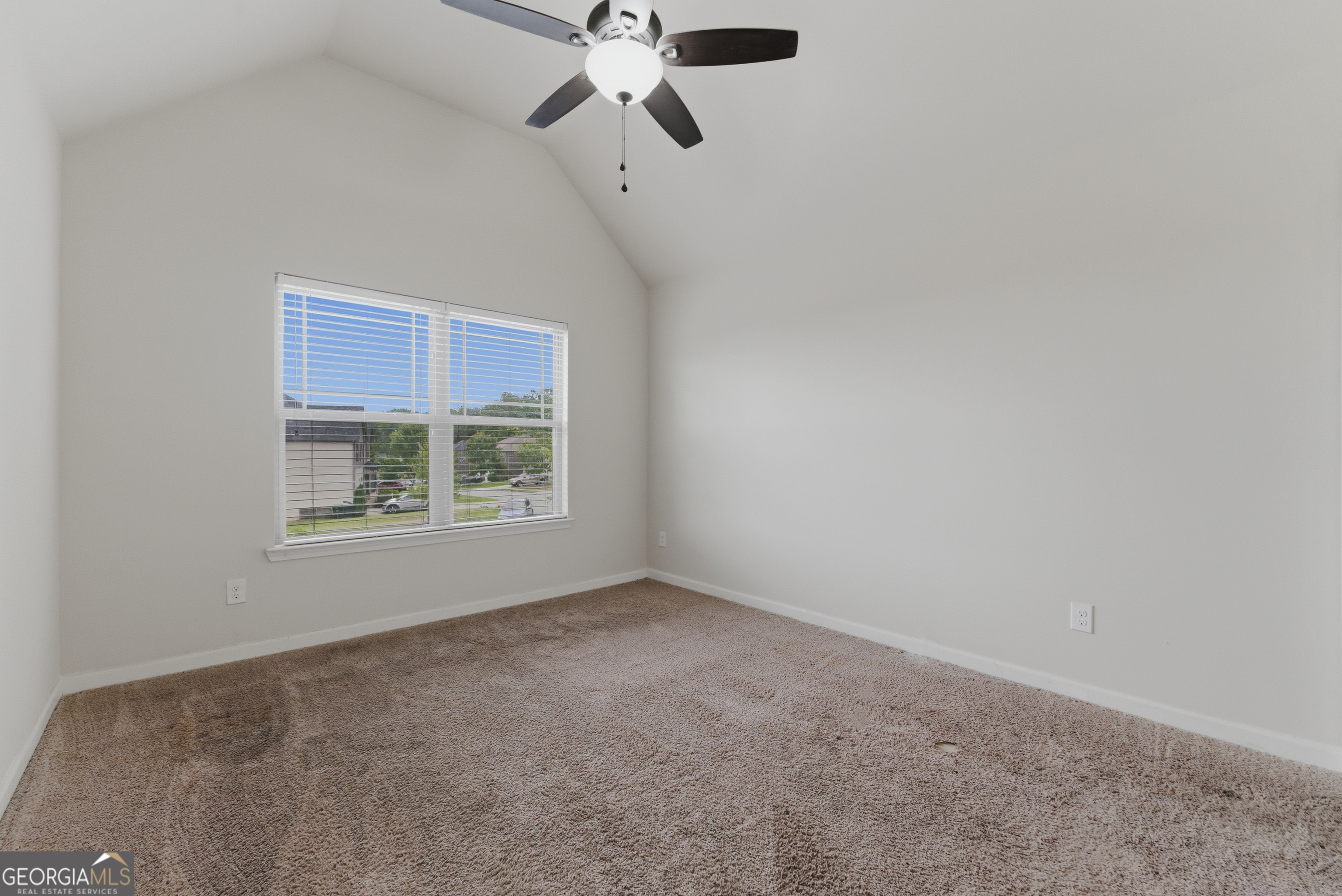 437 Red Fox Drive Property Photo 32