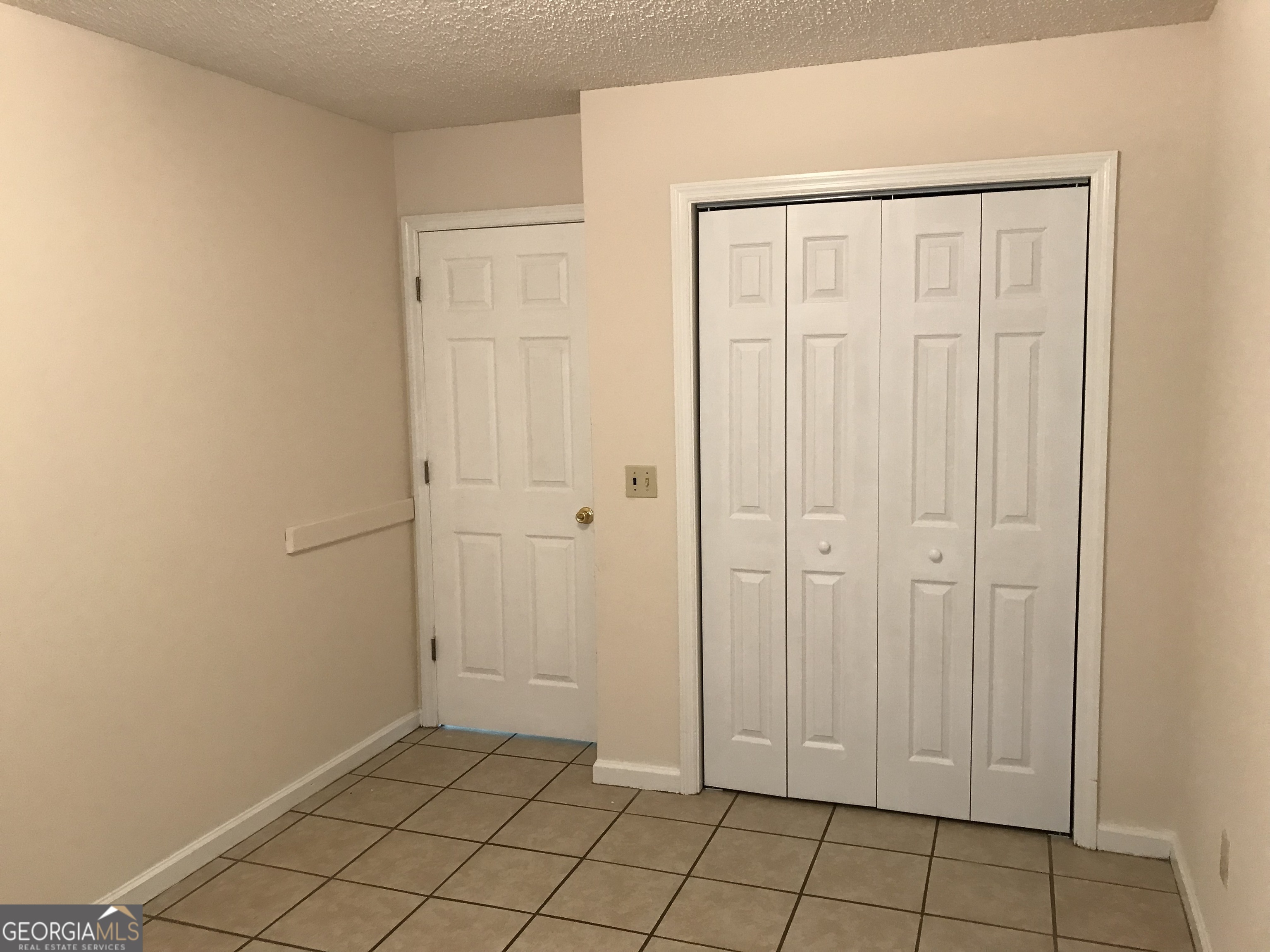 531 S Arizona Street Property Photo 7
