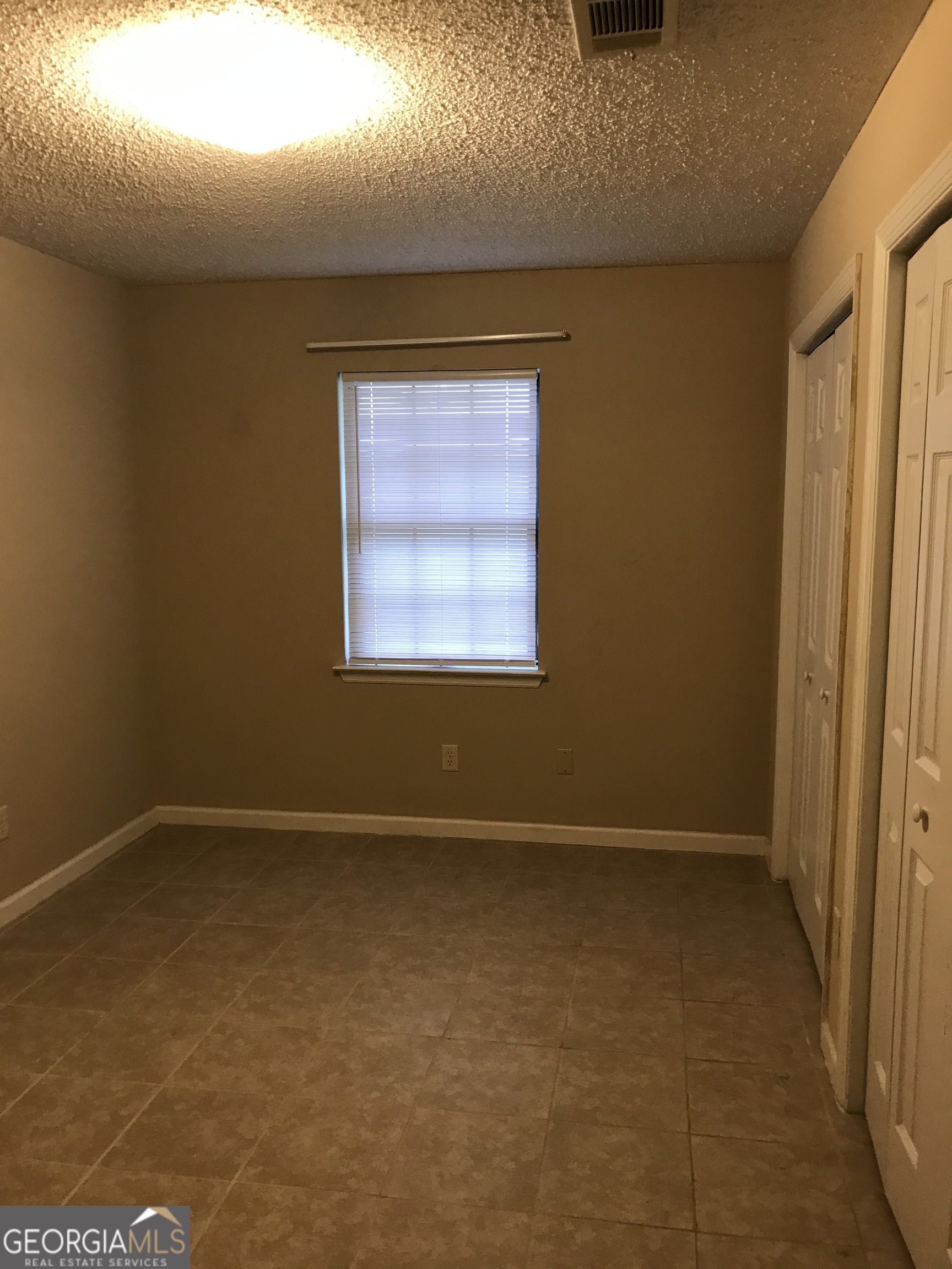 531 S Arizona Street Property Photo 12
