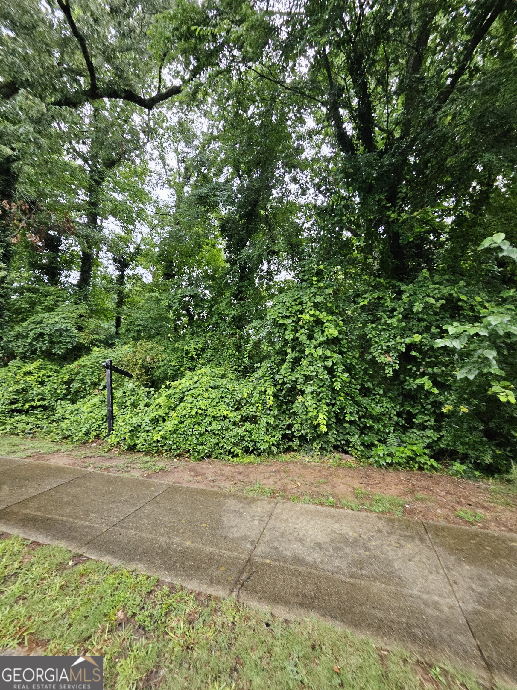 3048 Flat Shoals Road Property Photo 3
