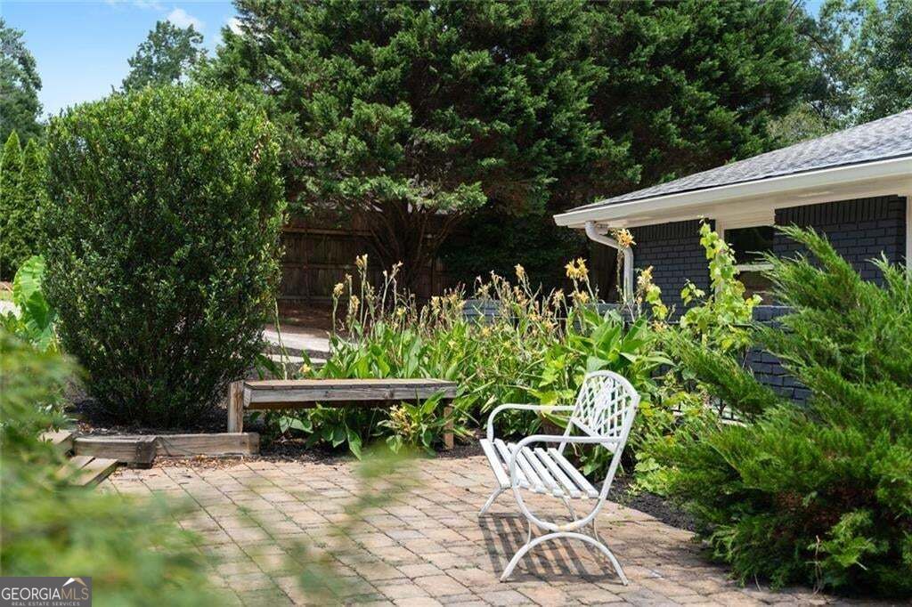 212 Kings Row Property Photo 9