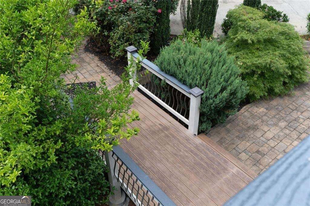 212 Kings Row Property Photo 10