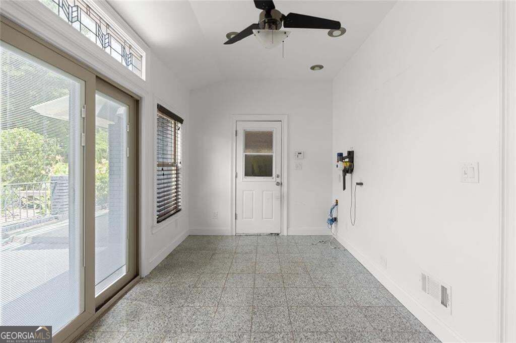 212 Kings Row Property Photo 45