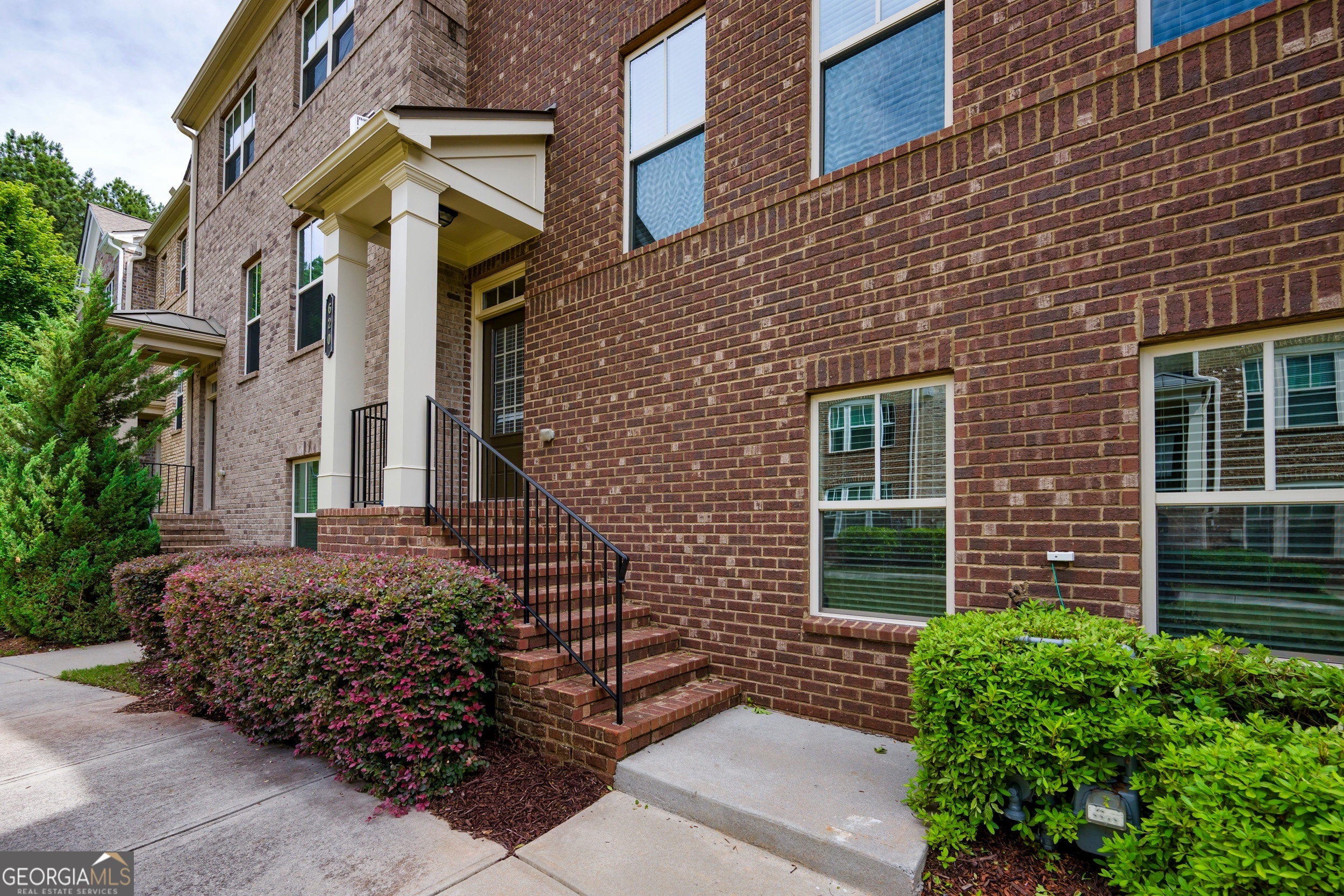 620 Sunset Park Drive Property Photo 3