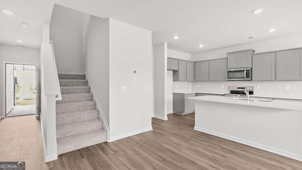 224 Sound Circle Property Photo 3