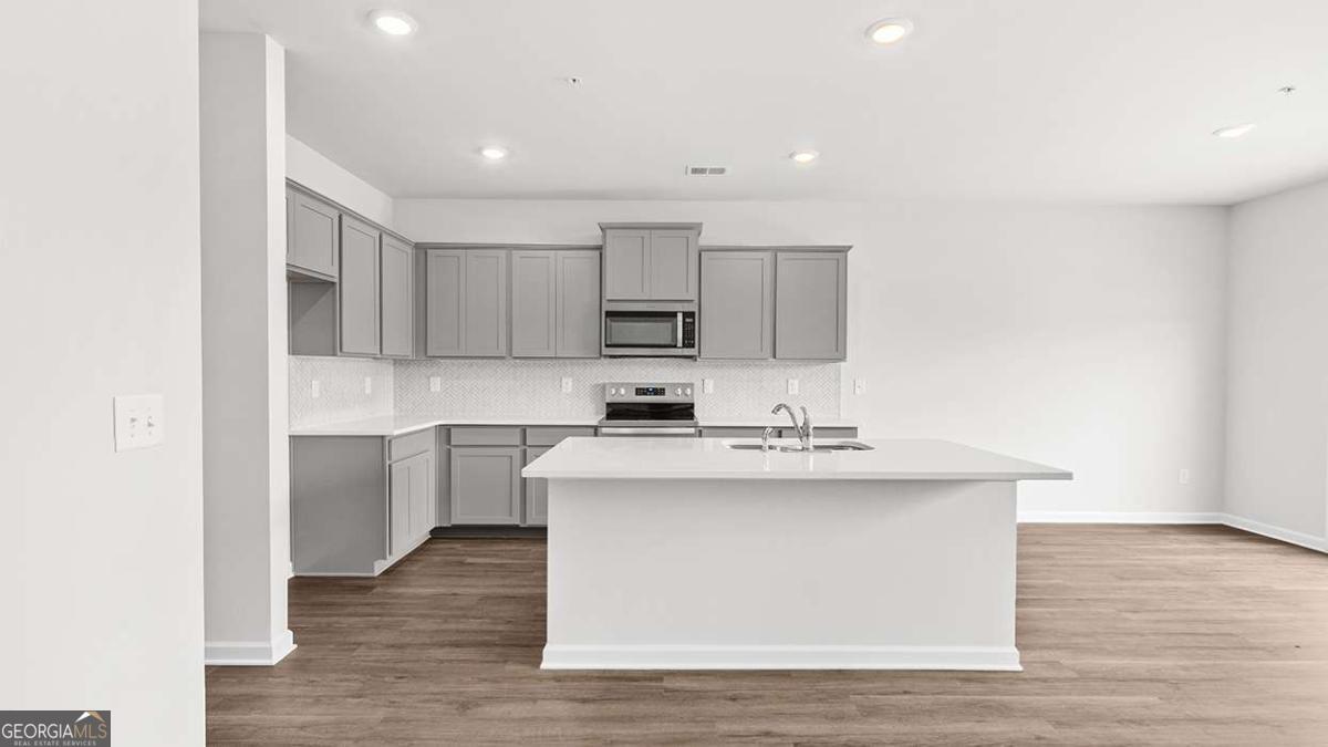 224 Sound Circle Property Photo 4
