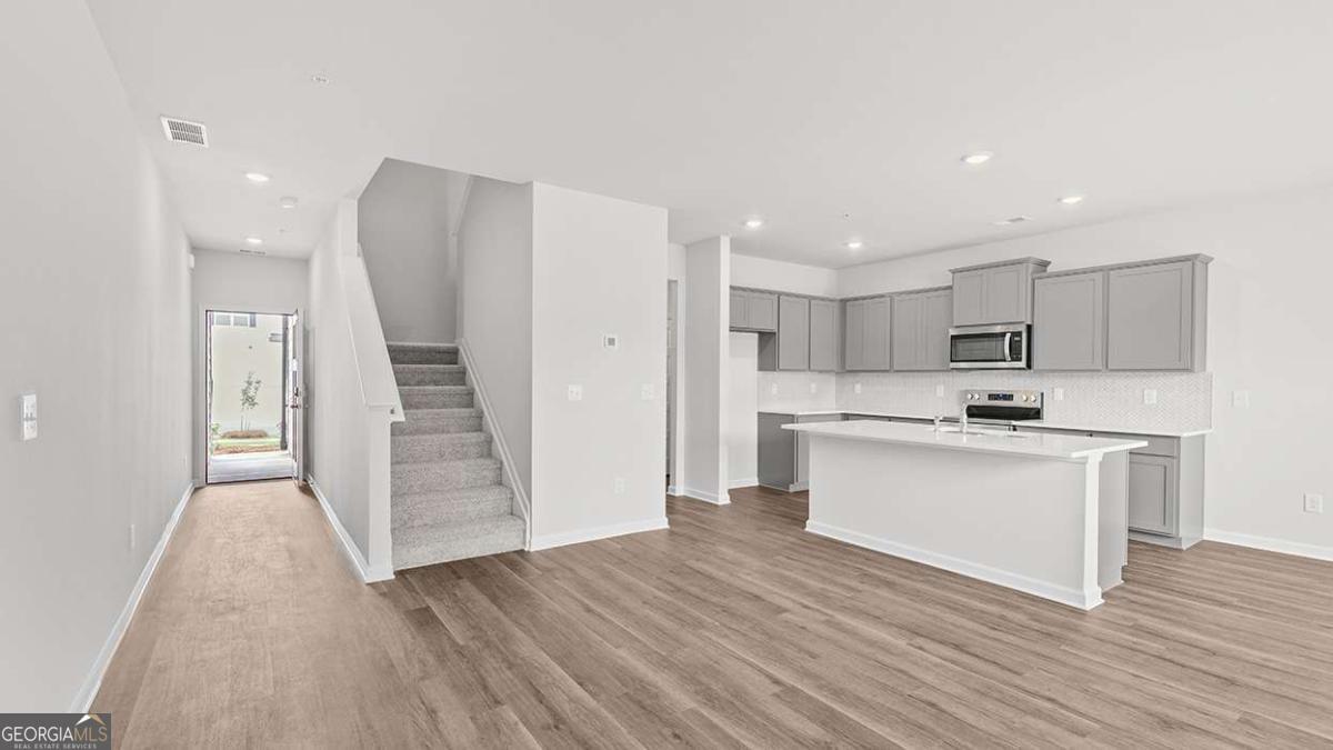 224 Sound Circle Property Photo 5