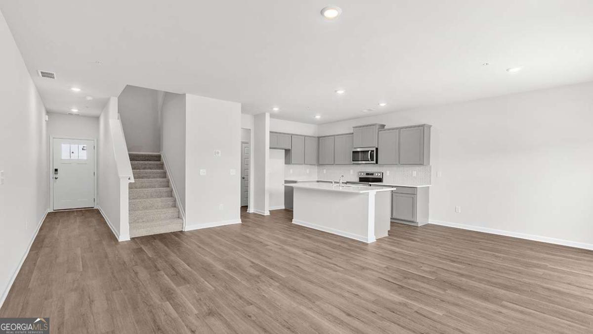 224 Sound Circle Property Photo 6
