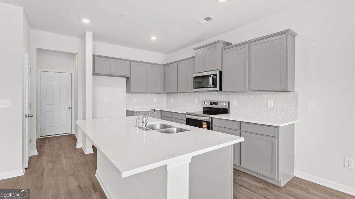 224 Sound Circle Property Photo 8