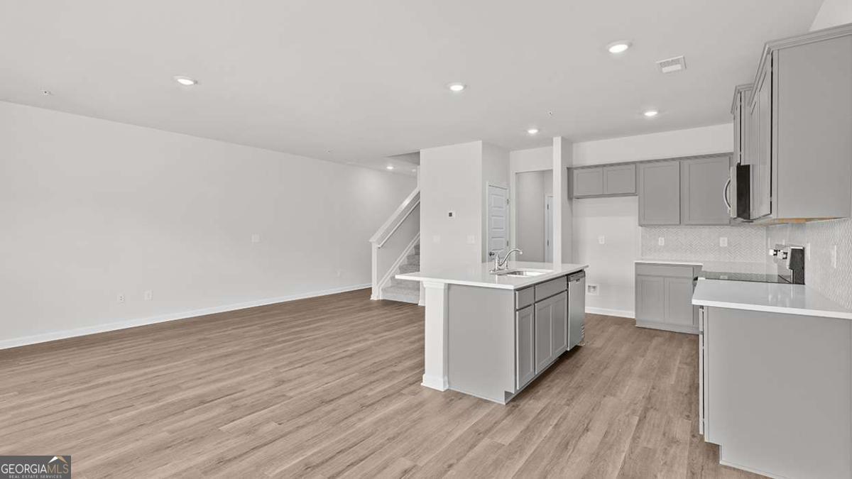 224 Sound Circle Property Photo 9