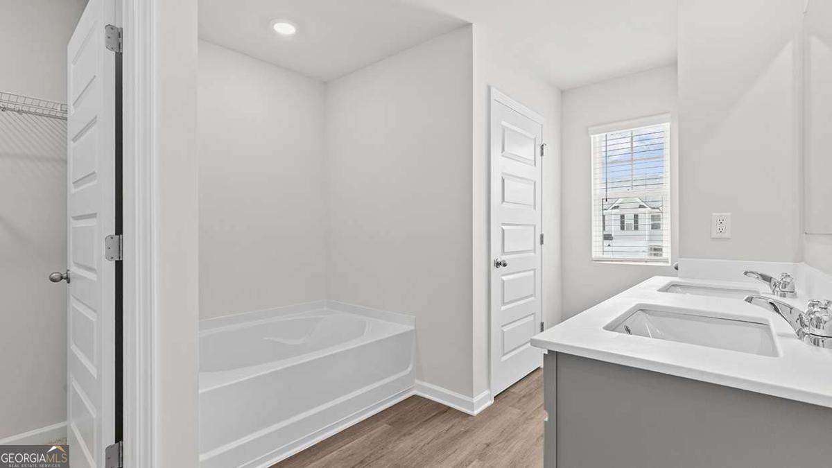 224 Sound Circle Property Photo 14